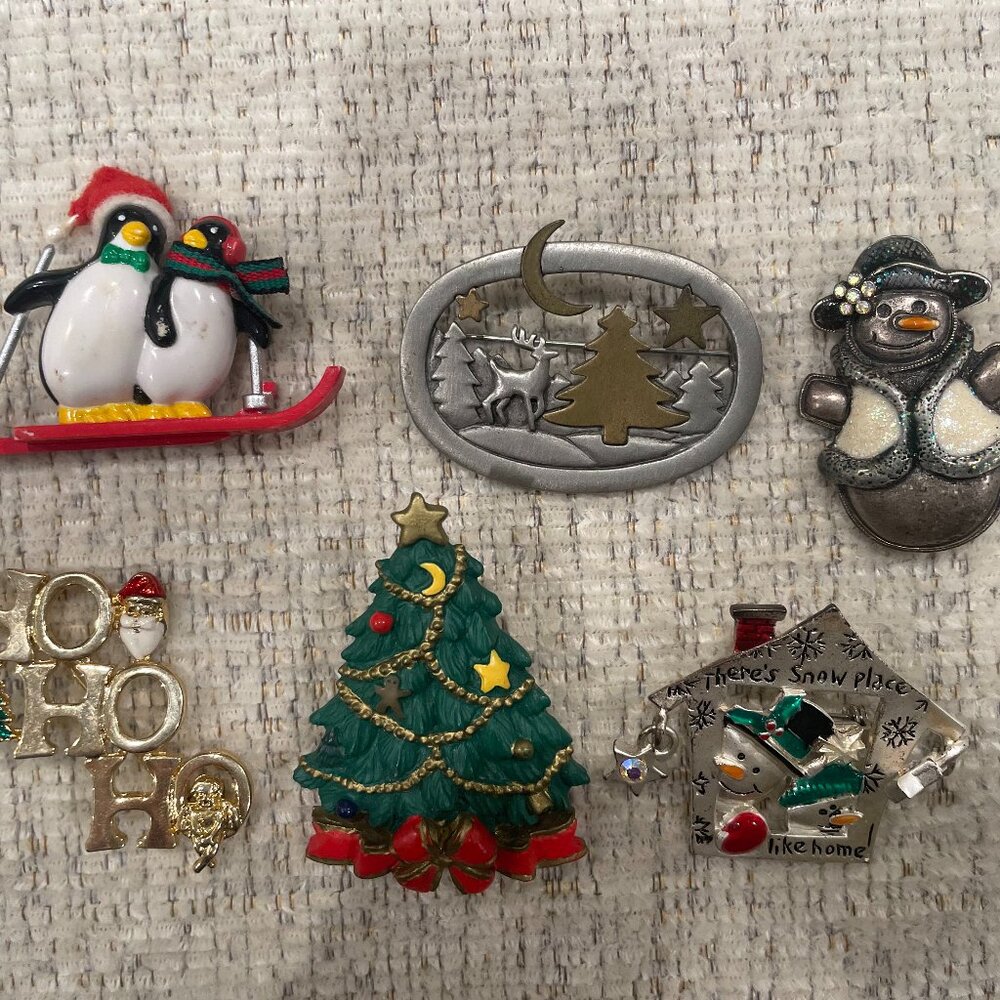 Lot of Christmas Pins